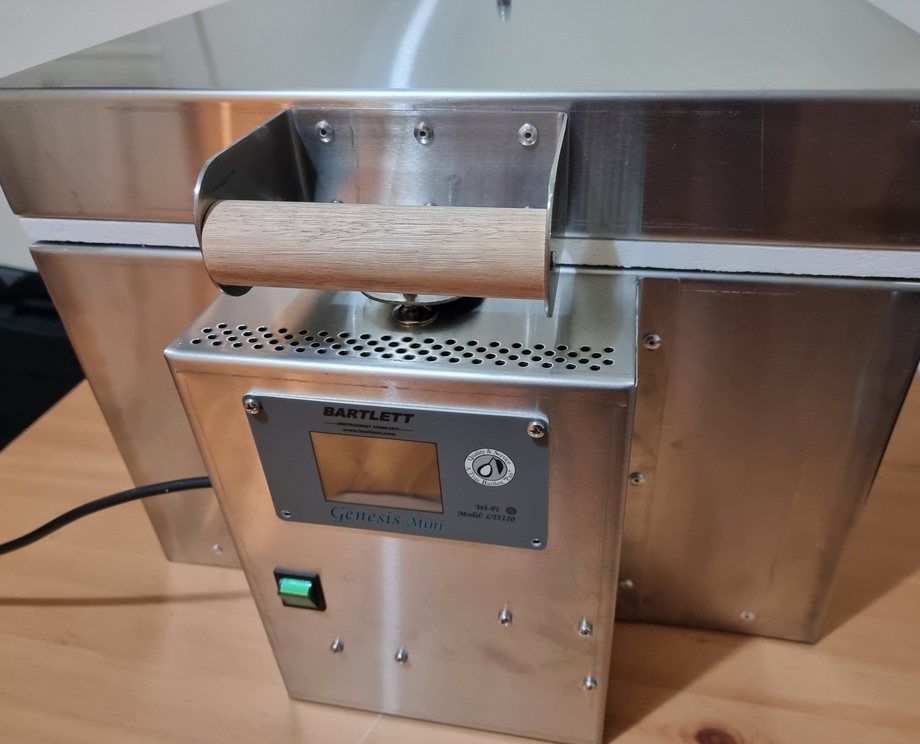SA1 - 35cm x 35cm internal size - 10A 240V